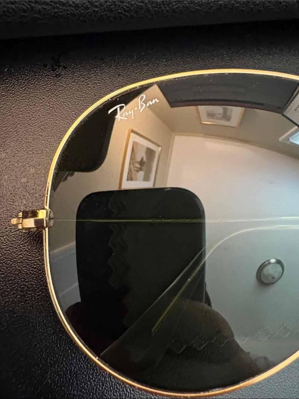 Ray-Ban Men’s Gold Frame Aviator Sunglasses with Black Case